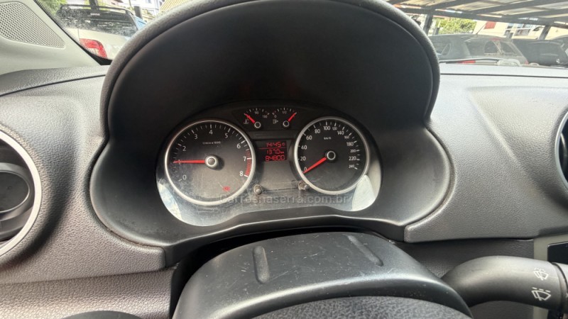 VOYAGE 1.0 MI TRENDLINE 8V FLEX 4P MANUAL - 2012 - VILA FLORES