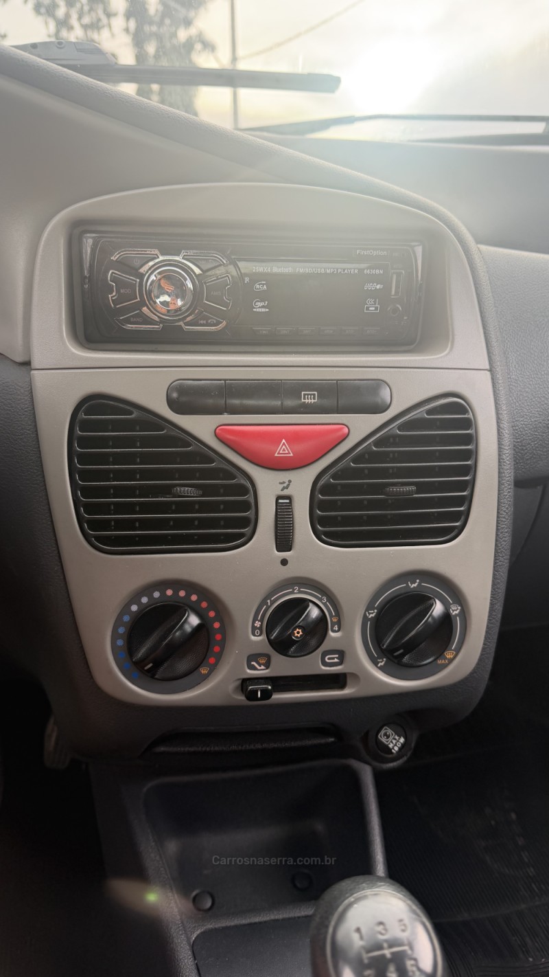 PALIO 1.0 MPI FIRE CELEBRATION 8V FLEX 4P MANUAL - 2010 - VILA FLORES