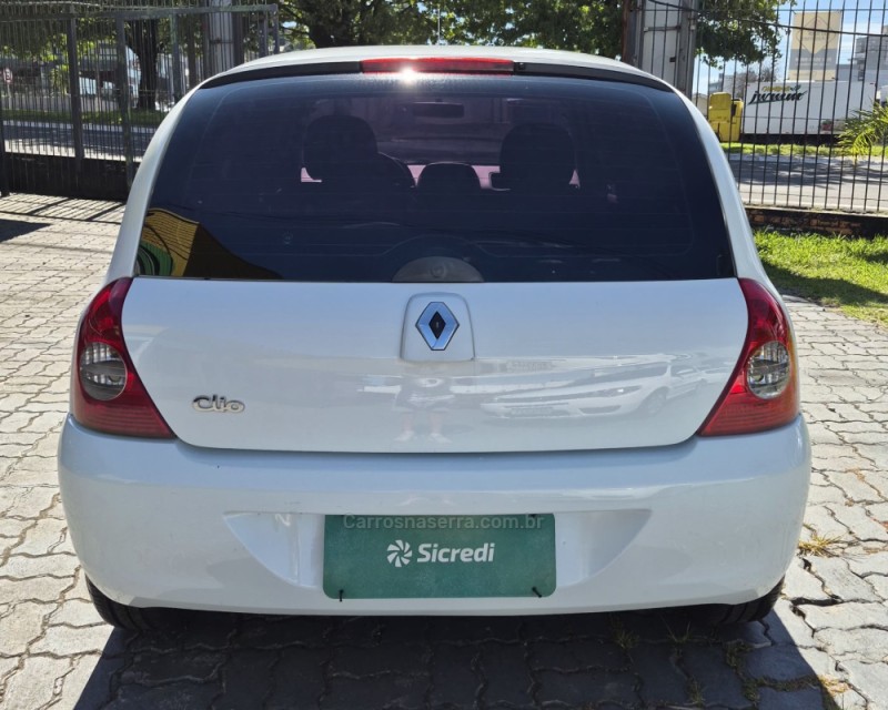 CLIO 1.0 CAMPUS 16V FLEX 4P MANUAL - 2011 - CAXIAS DO SUL
