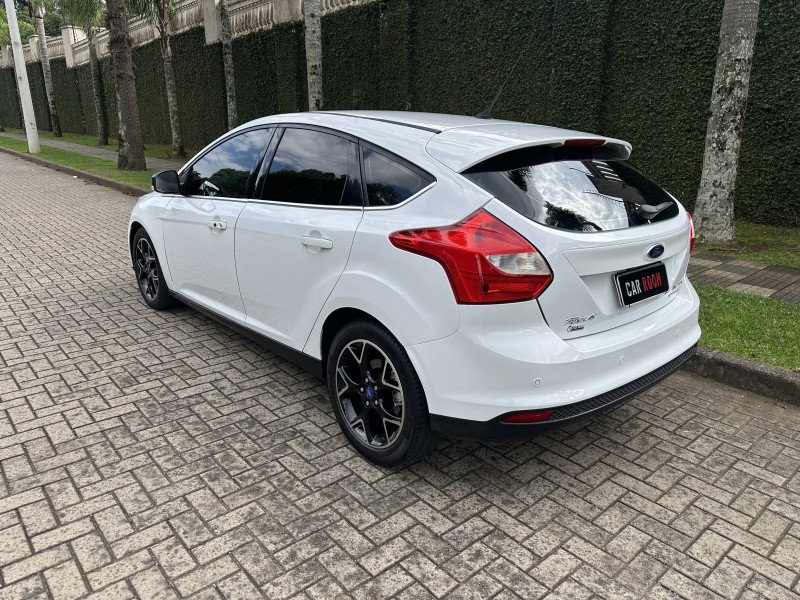 FOCUS 2.0 TITANIUM 16V FLEX 4P AUTOMÁTICO - 2015 - CAXIAS DO SUL