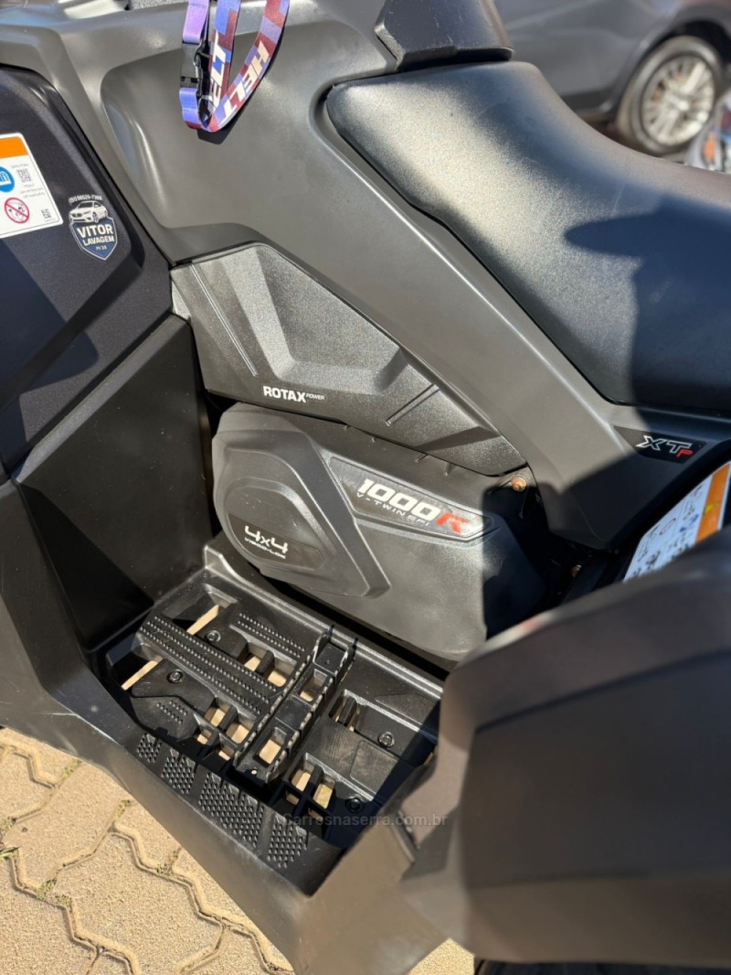 OUTLANDER  - 2019 - BROCHIER