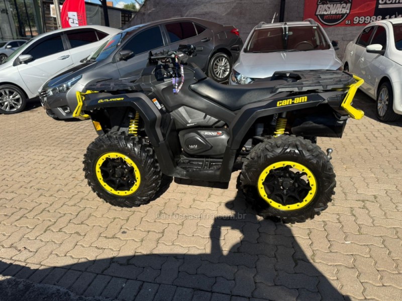 OUTLANDER  - 2019 - BROCHIER