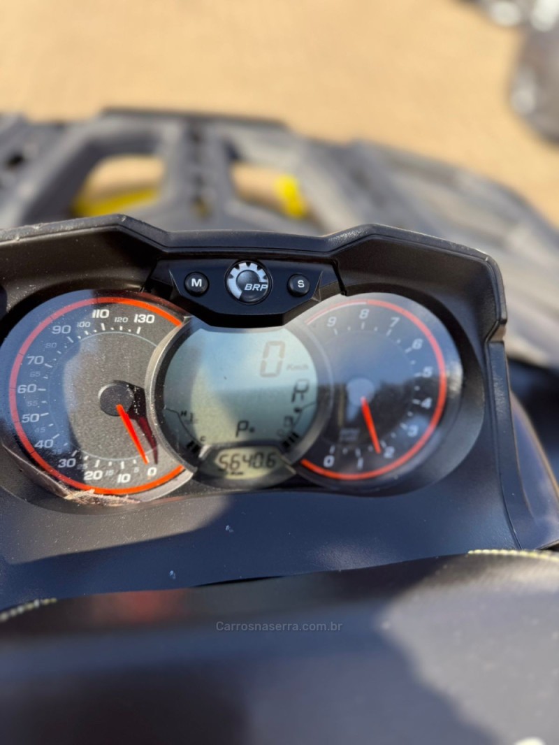 OUTLANDER  - 2019 - BROCHIER