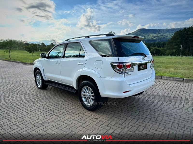 HILUX SW4 3.0 SRV 4X4 16V TURBO INTERCOOLER DIESEL 4P AUTOMÁTICO - 2015 - SAPIRANGA