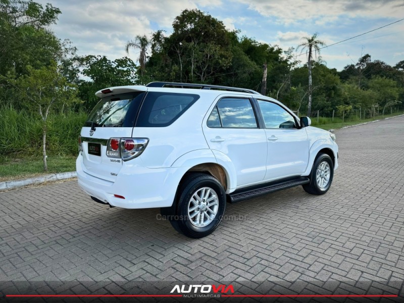 HILUX SW4 3.0 SRV 4X4 16V TURBO INTERCOOLER DIESEL 4P AUTOMÁTICO - 2015 - SAPIRANGA