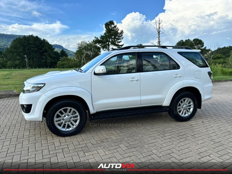 HILUX SW4 3.0 SRV 4X4 16V TURBO INTERCOOLER DIESEL 4P AUTOMÁTICO - 2015 - SAPIRANGA