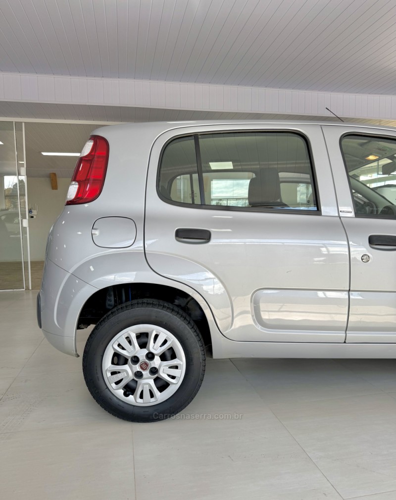 UNO 1.0 EVO VIVACE 8V FLEX 4P MANUAL - 2014 - VILA FLORES