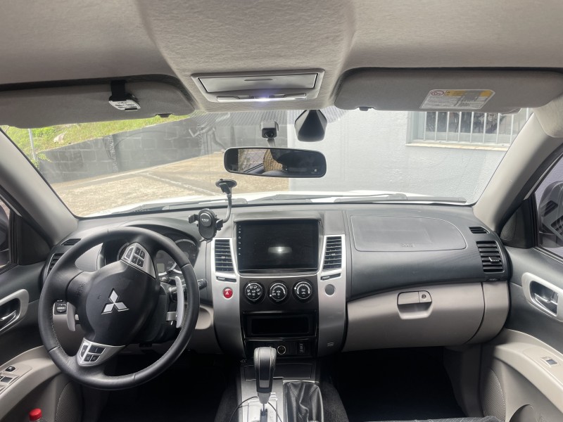 PAJERO DAKAR 3.2 HPE 4X4 7 LUGARES 16V TURBO INTERCOOLER DIESEL 4P AUTOMÁTICO - 2016 - CAXIAS DO SUL