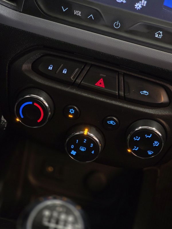 ONIX 1.0 MPFI LT 8V FLEX 4P MANUAL - 2015 - CAXIAS DO SUL