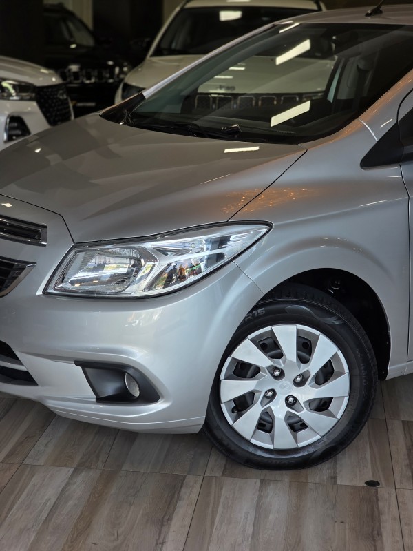 ONIX 1.0 MPFI LT 8V FLEX 4P MANUAL - 2015 - CAXIAS DO SUL