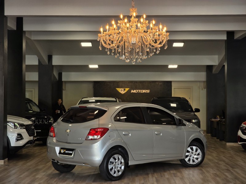 ONIX 1.0 MPFI LT 8V FLEX 4P MANUAL - 2015 - CAXIAS DO SUL