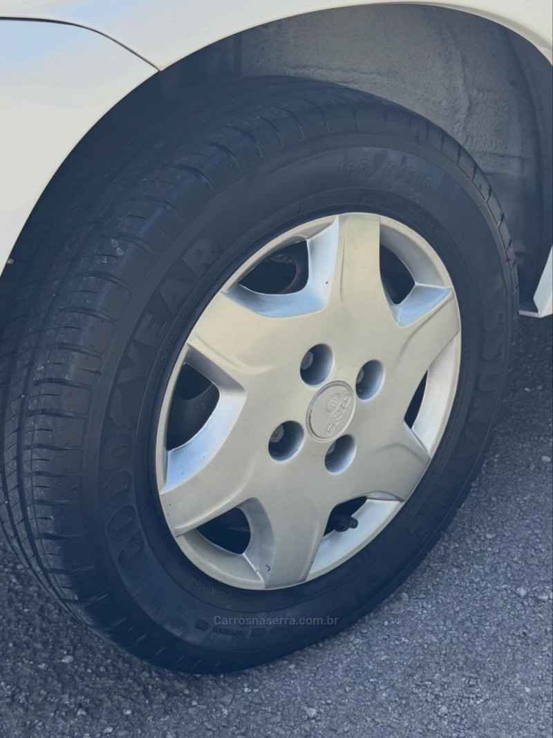 CELTA 1.0 VHCE LT 8V FLEX 4P MANUAL - 2013 - FARROUPILHA