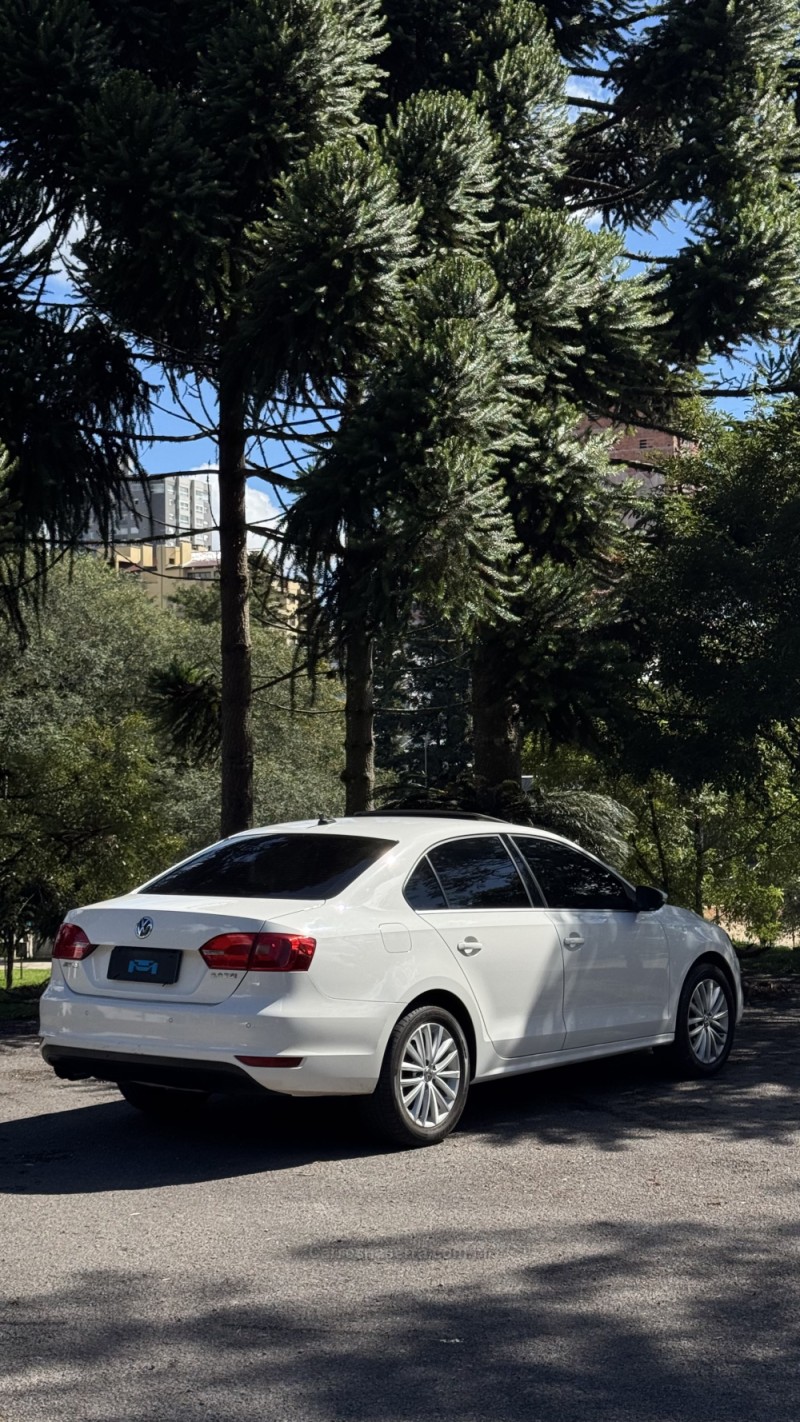 JETTA 2.0 TSI DSG HIGHLINE 200CV GASOLINA 4P AUTOMÁTICO - 2013 - FARROUPILHA