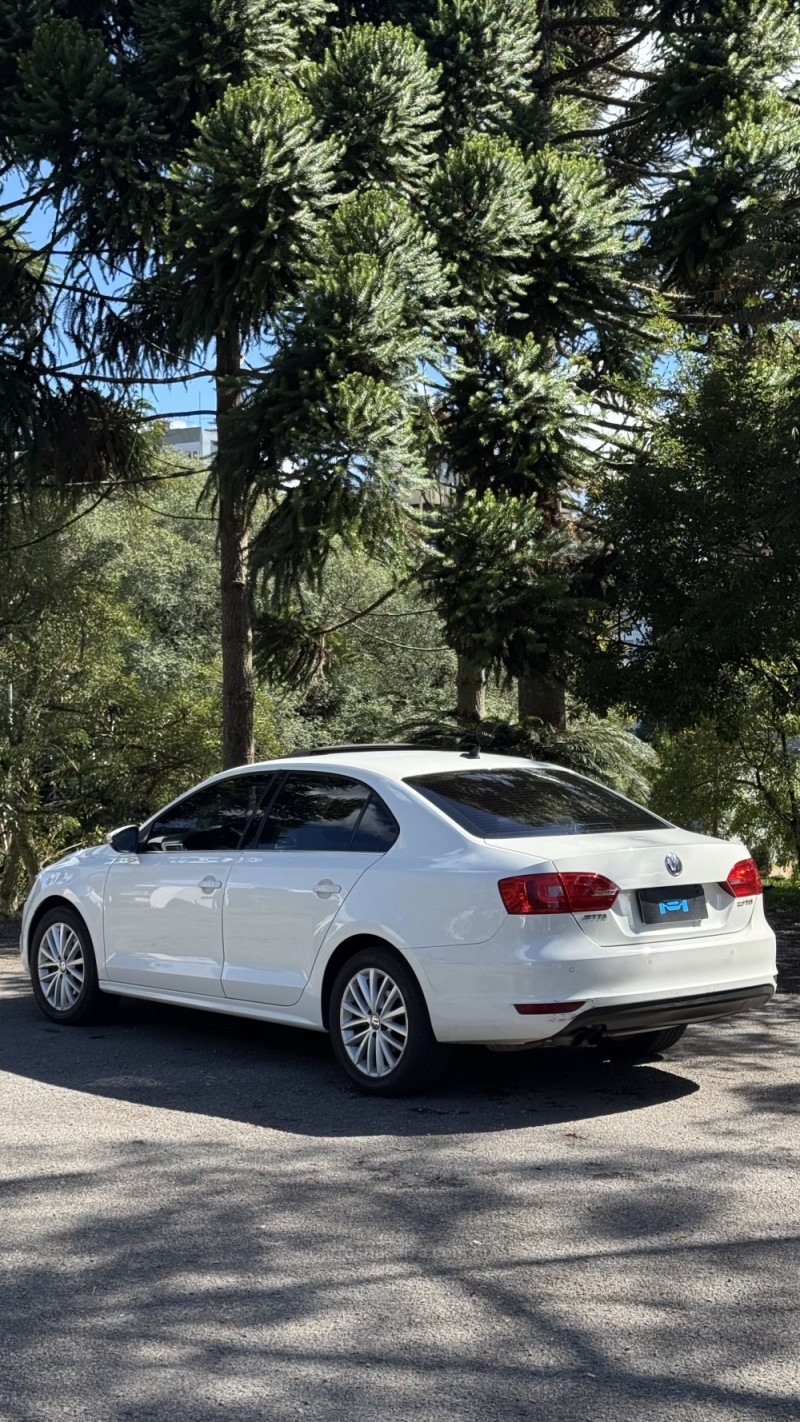 JETTA 2.0 TSI DSG HIGHLINE 200CV GASOLINA 4P AUTOMÁTICO - 2013 - FARROUPILHA