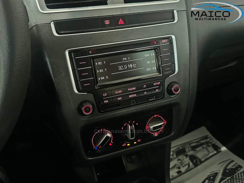 FOX 1.0 MI TRENDLINE 8V FLEX 4P MANUAL - 2015 - NOVO HAMBURGO