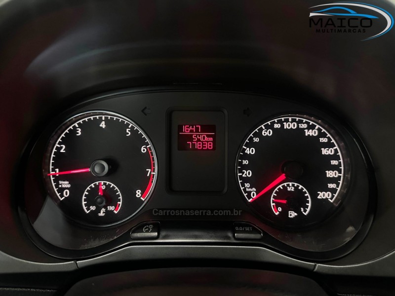 FOX 1.0 MI TRENDLINE 8V FLEX 4P MANUAL - 2015 - NOVO HAMBURGO