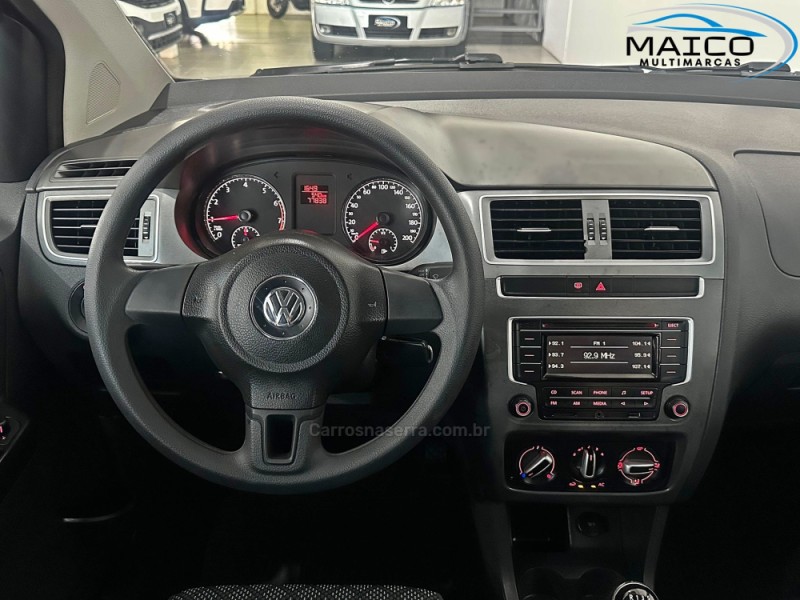 FOX 1.0 MI TRENDLINE 8V FLEX 4P MANUAL - 2015 - NOVO HAMBURGO