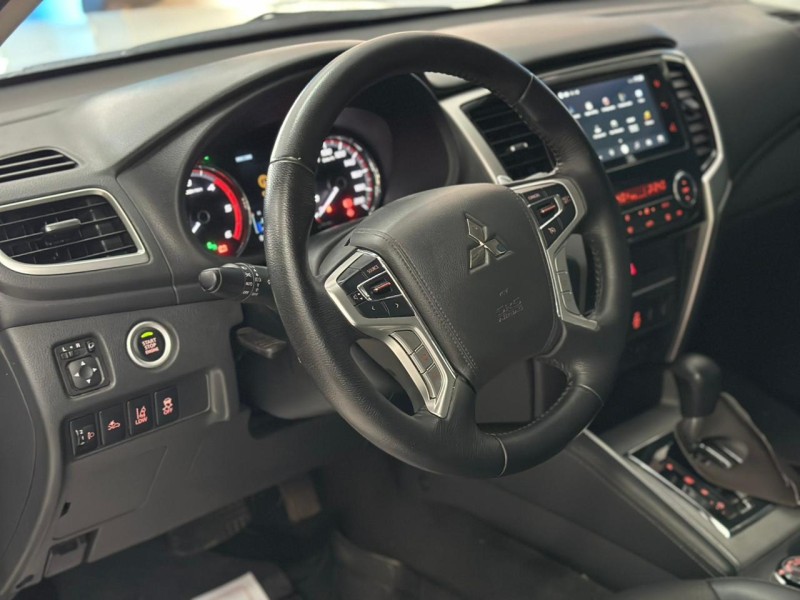 L200 TRITON 2.4 HPE-S SPORT 4X4 CD 16V DIESEL 4P AUTOMÁTICO - 2025 - CAXIAS DO SUL