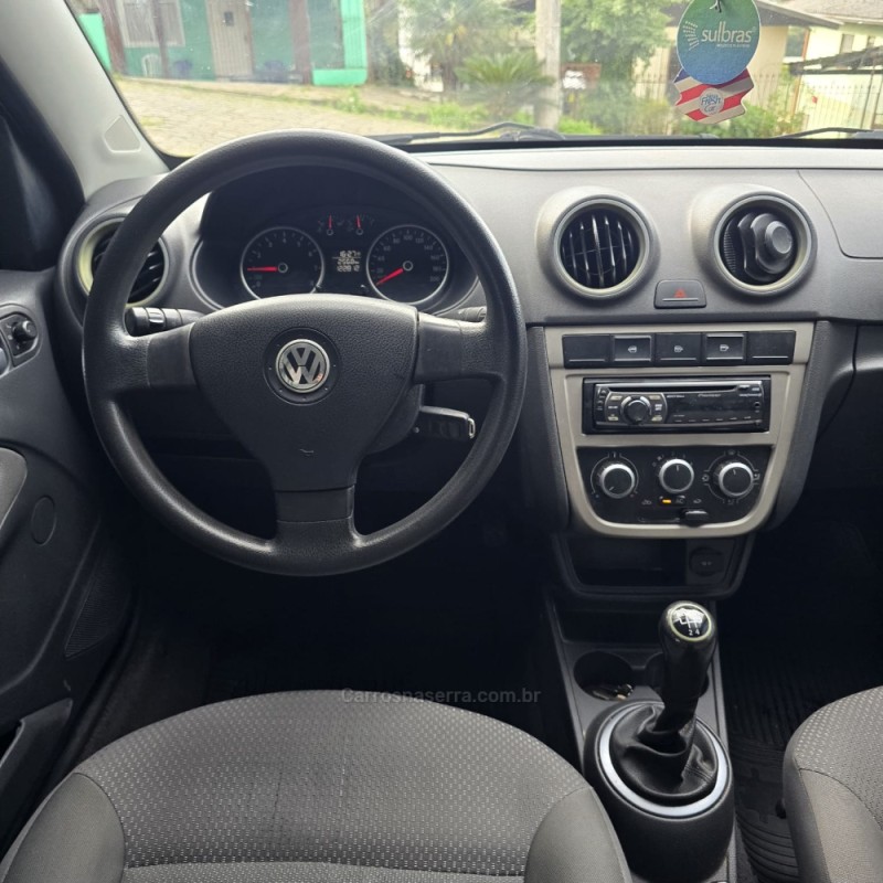 VOYAGE 1.0 MI TRENDLINE 8V FLEX 4P MANUAL - 2011 - CAXIAS DO SUL