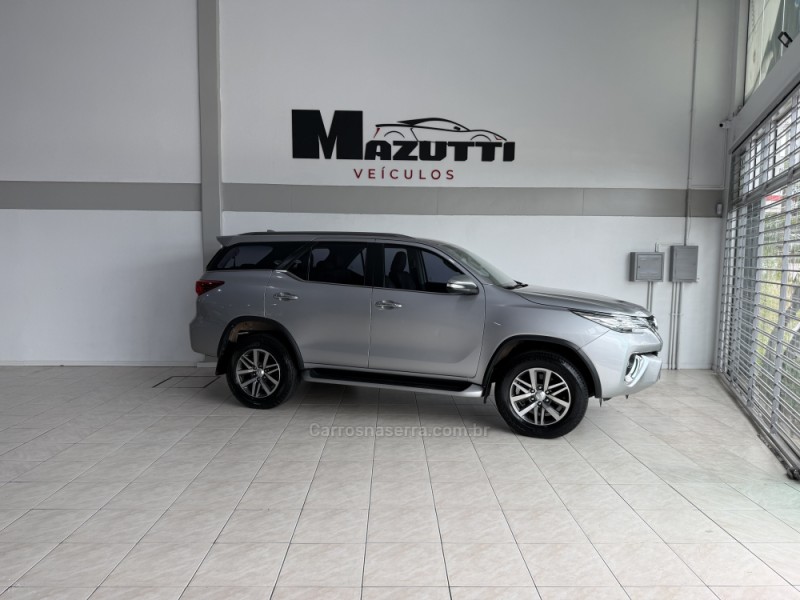 hilux sw4 2.8 srx 4x4 7 lugares 16v turbo intercooler diesel 4p automatico 2016 bento goncalves