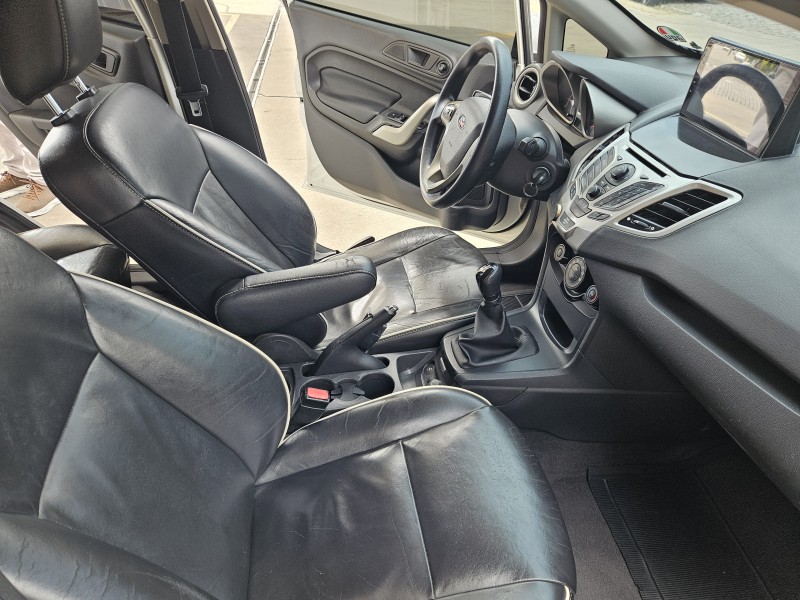 FIESTA 1.6 SE HATCH 16V FLEX 4P MANUAL - 2012 - CAXIAS DO SUL