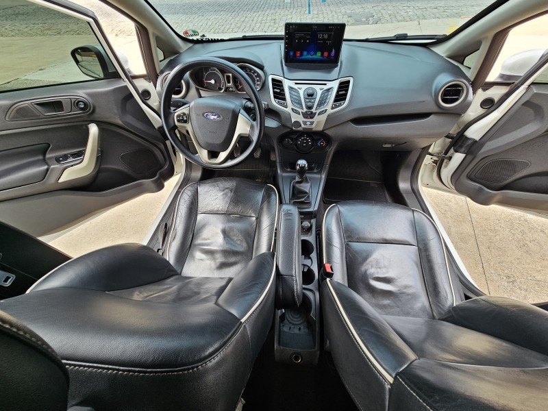 FIESTA 1.6 SE HATCH 16V FLEX 4P MANUAL - 2012 - CAXIAS DO SUL