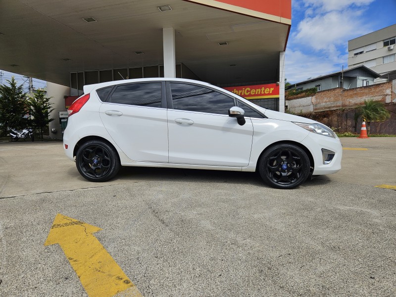 FIESTA 1.6 SE HATCH 16V FLEX 4P MANUAL - 2012 - CAXIAS DO SUL