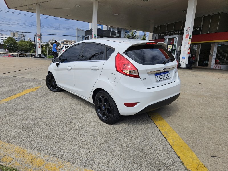 FIESTA 1.6 SE HATCH 16V FLEX 4P MANUAL - 2012 - CAXIAS DO SUL