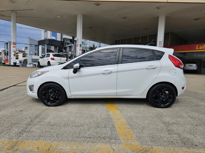 FIESTA 1.6 SE HATCH 16V FLEX 4P MANUAL - 2012 - CAXIAS DO SUL