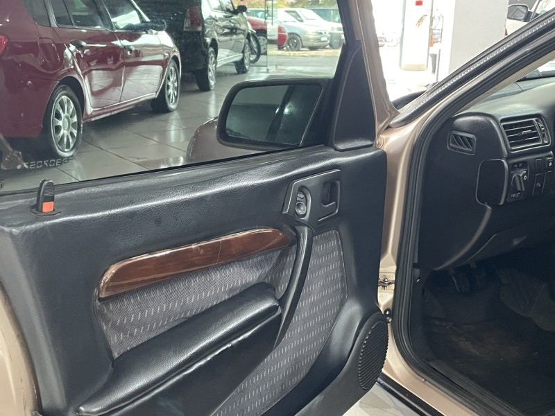 VECTRA 2.0 MPFI GLS 8V GASOLINA 4P MANUAL - 1996 - CAXIAS DO SUL