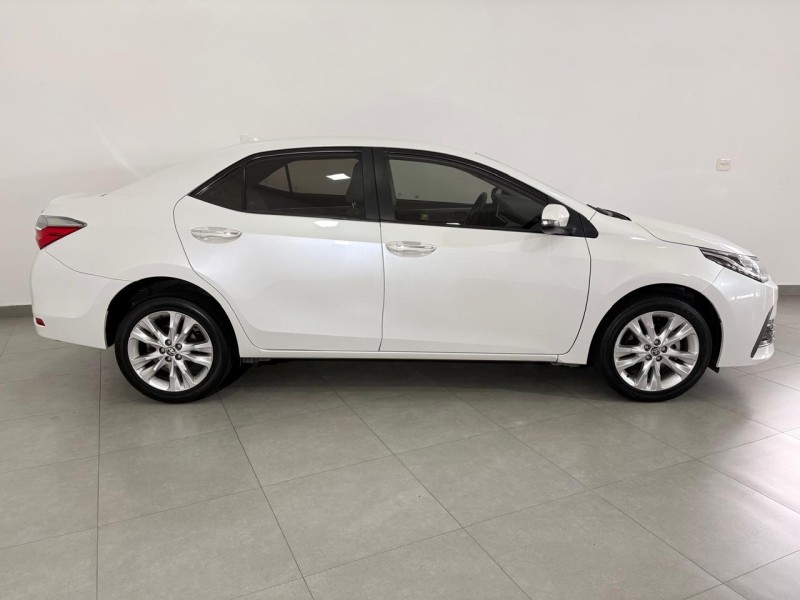COROLLA 2.0 XEI 16V FLEX 4P AUTOMÁTICO - 2018 - FARROUPILHA