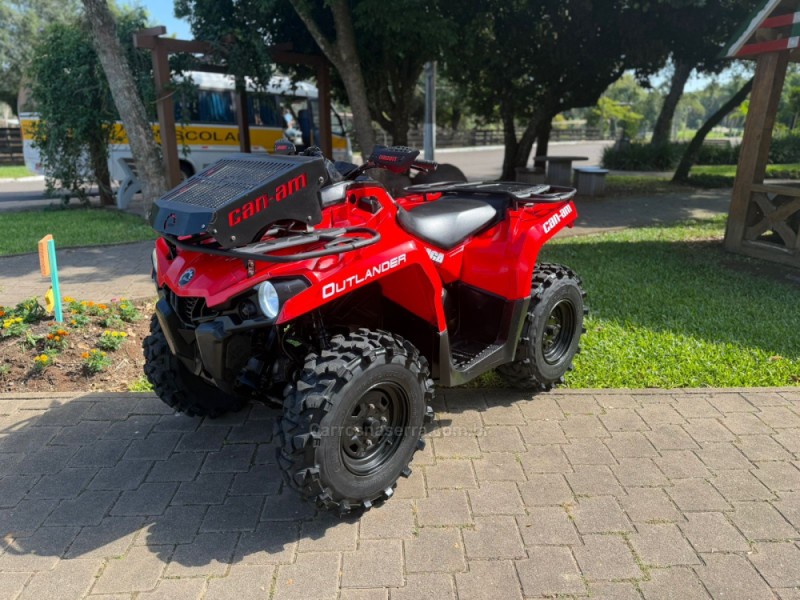 outlander 570 2017 brochier