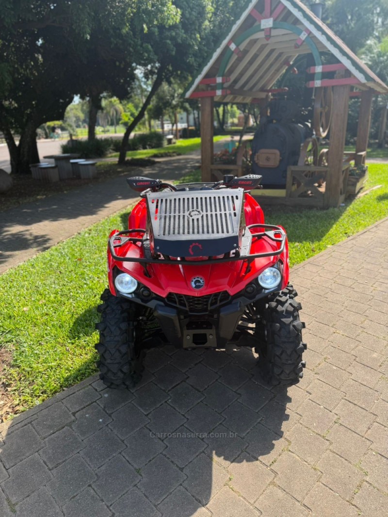 OUTLANDER 570 - 2017 - BROCHIER