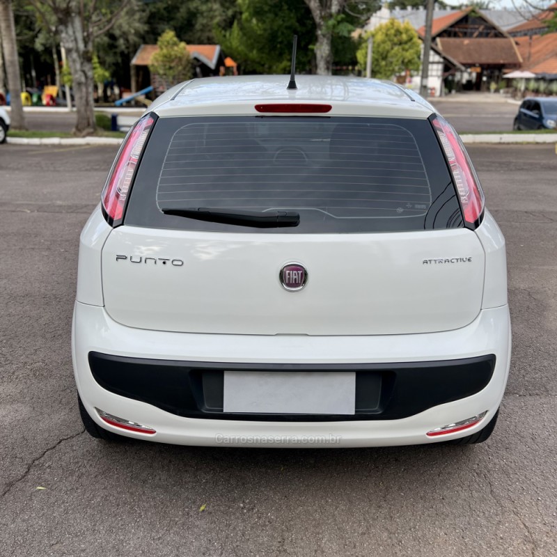 PUNTO 1.4 ATTRACTIVE ITALIA 8V FLEX 4P MANUAL - 2013 - NOVA PRATA