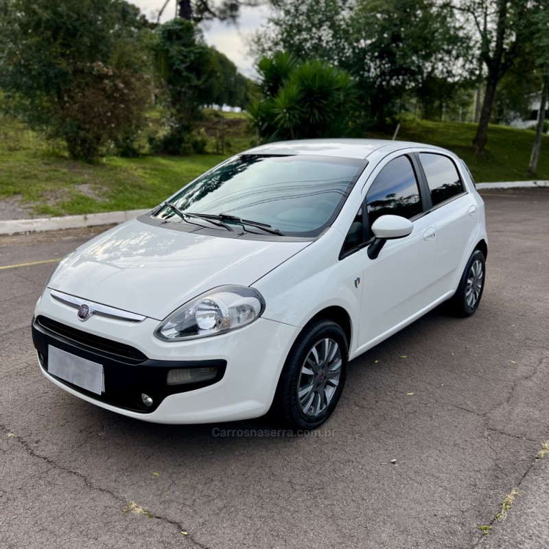 punto 1.4 attractive italia 8v flex 4p manual 2013 nova prata
