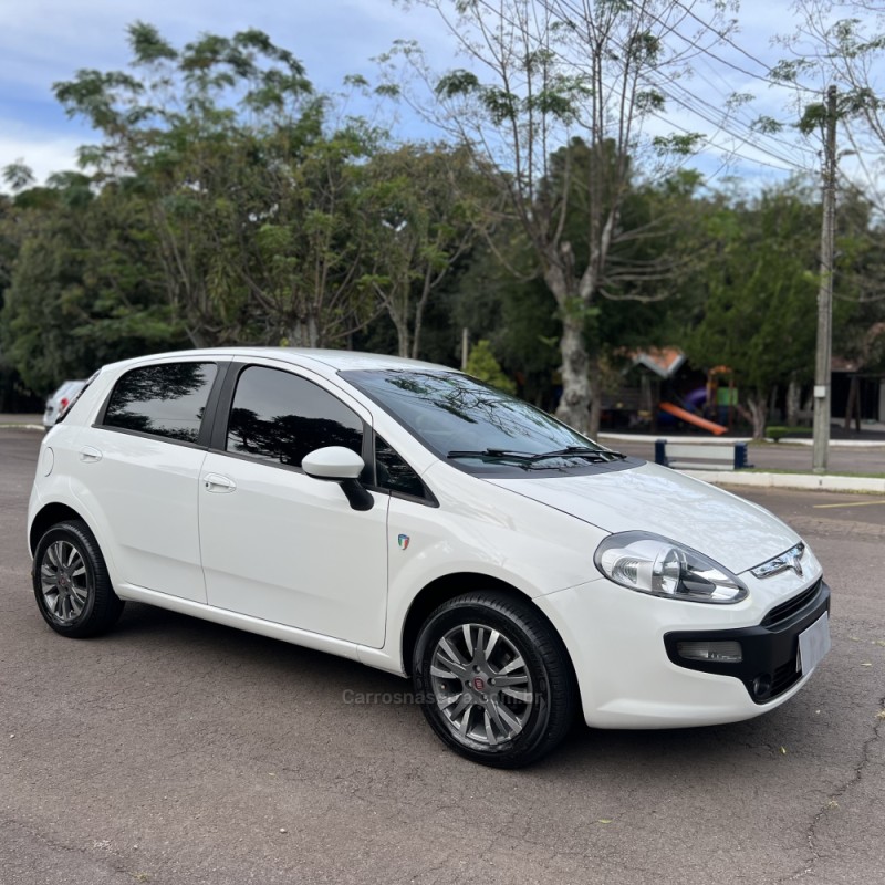 PUNTO 1.4 ATTRACTIVE ITALIA 8V FLEX 4P MANUAL - 2013 - NOVA PRATA