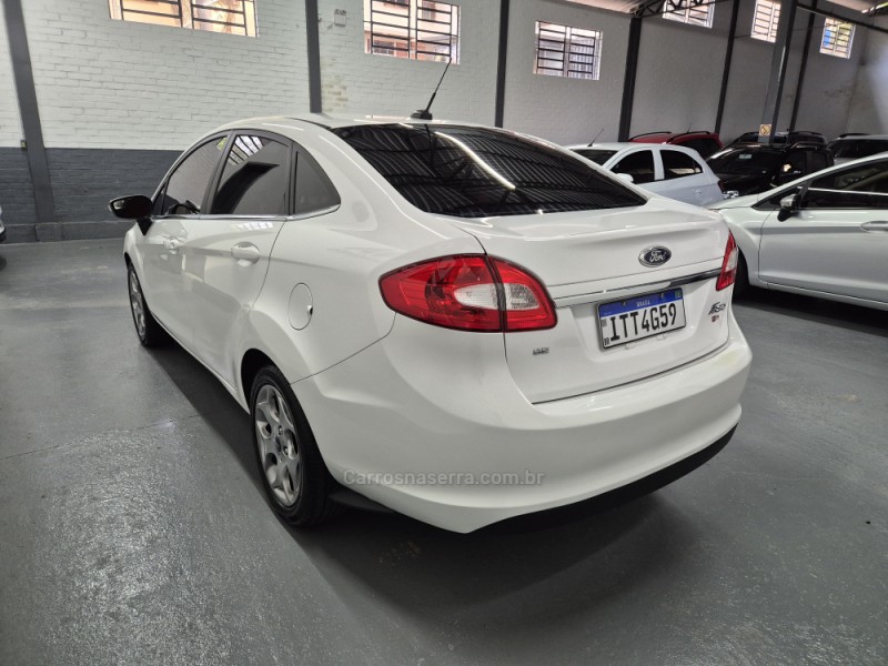 FIESTA 1.6 SE SEDAN 16V FLEX 4P MANUAL - 2013 - GARIBALDI
