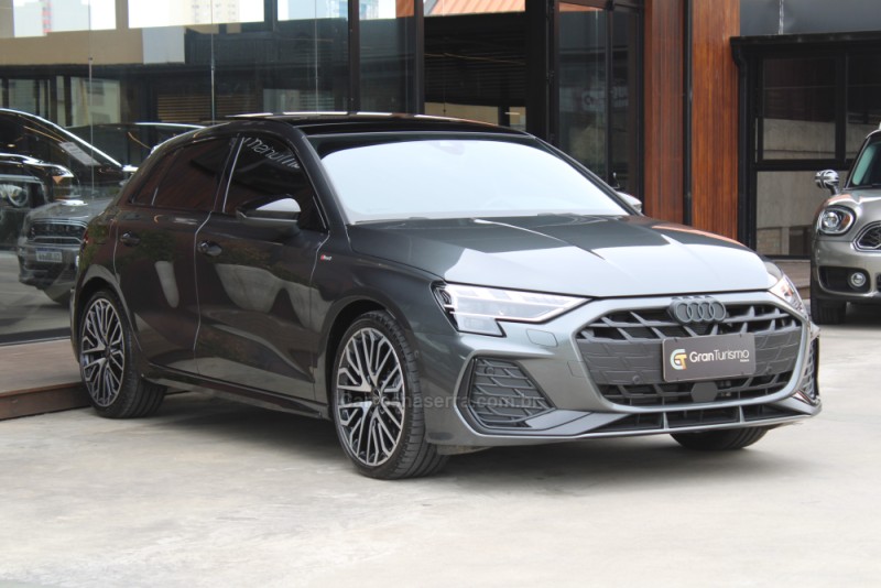 A3 2.0 TFSI 40 PERFORMANCE BLACK SPORTBACK GASOLINA 4P AUTOMÁTICO - 2025 - CAXIAS DO SUL