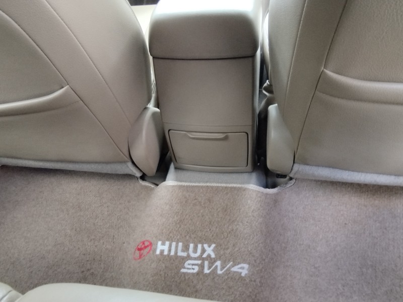 HILUX SW4 3.0 SRV 4X4 7 LUGARES 16V TURBO INTERCOOLER DIESEL 4P AUTOMÁTICO - 2009 - VERANóPOLIS