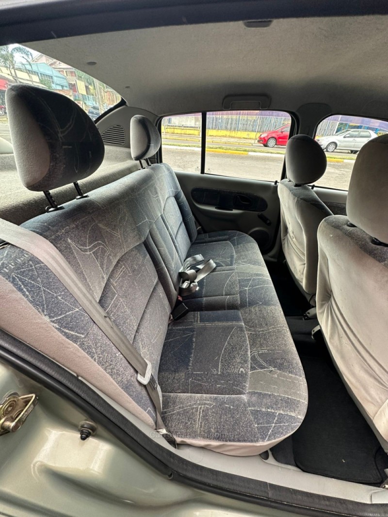 CLIO 1.6 PRIVILÉGE SEDAN 16V FLEX 4P MANUAL - 2005 - PAROBé