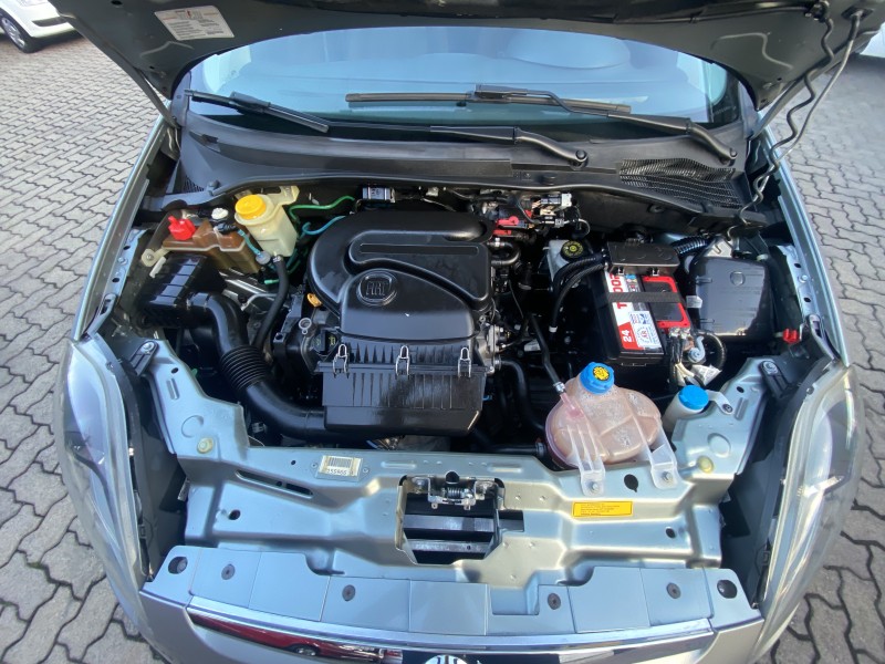 PUNTO 1.4 ATTRACTIVE ITALIA 8V FLEX 4P MANUAL - 2016 - CAXIAS DO SUL