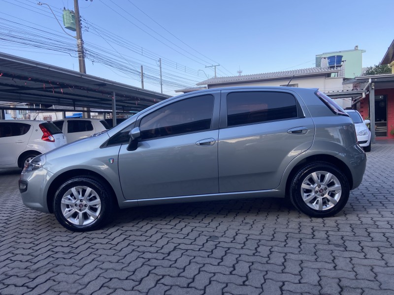 PUNTO 1.4 ATTRACTIVE ITALIA 8V FLEX 4P MANUAL - 2016 - CAXIAS DO SUL