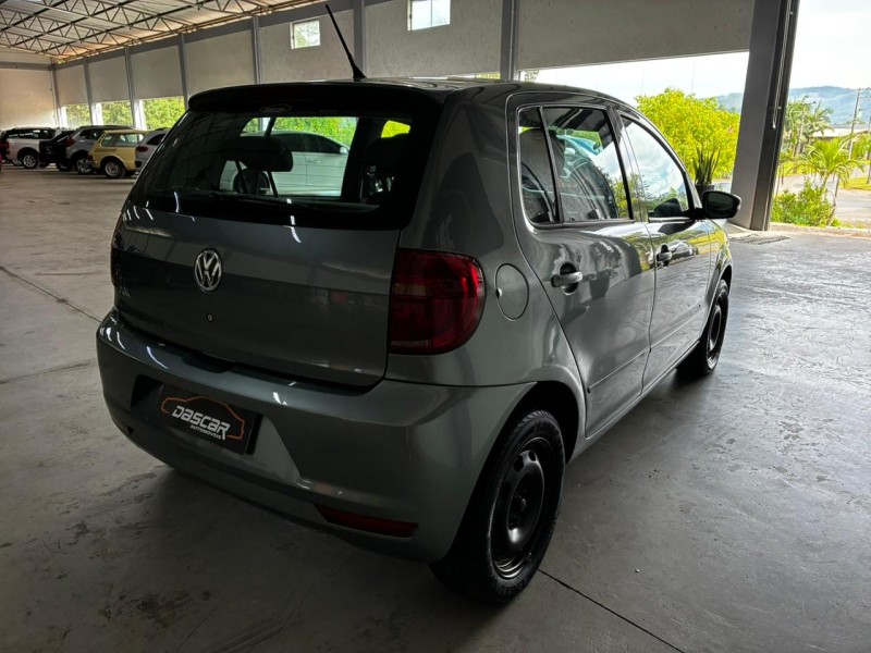 FOX 1.0 MI 8V FLEX 4P MANUAL - 2011 - BOM PRINCíPIO