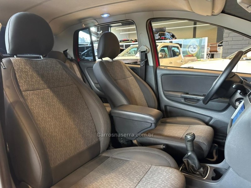 FOX 1.0 ITREND 8V FLEX 4P MANUAL - 2014 - CAXIAS DO SUL