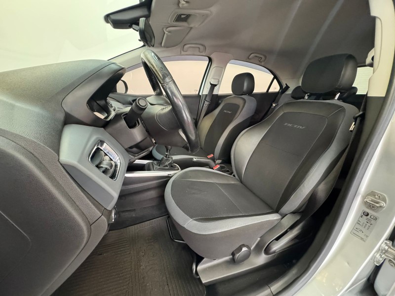 ONIX 1.4 MPFI ACTIV 8V FLEX 4P MANUAL - 2019 - CAXIAS DO SUL