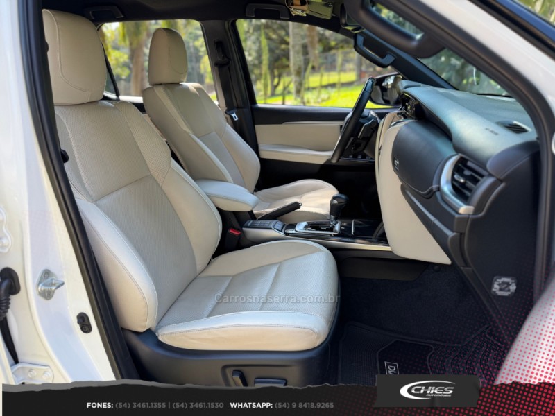 HILUX SW4 2.8 SRX 4X4 DIAMOND 16V TURBO DIESEL 4P 7 LUGARES AUTOMÁTICO - 2024 - CARLOS BARBOSA