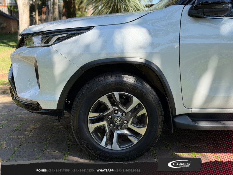 HILUX SW4 2.8 SRX 4X4 DIAMOND 16V TURBO DIESEL 4P 7 LUGARES AUTOMÁTICO - 2024 - CARLOS BARBOSA