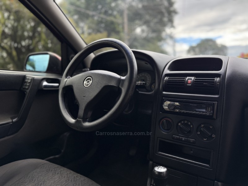 ASTRA 2.0 MPFI ADVANTAGE 8V FLEX 4P MANUAL - 2009 - PAROBé