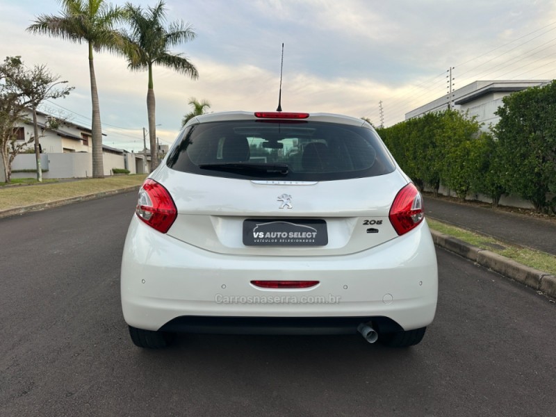 208 1.6 GRIFFE 16V FLEX 4P MANUAL - 2014 - SãO LEOPOLDO