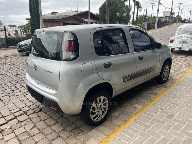 UNO 1.0 EVO ATTRACTIVE 8V FLEX 4P MANUAL - 2017 - VERANóPOLIS